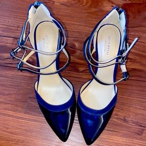 Liz Claiborne refined comfort heels in the color navy blue.